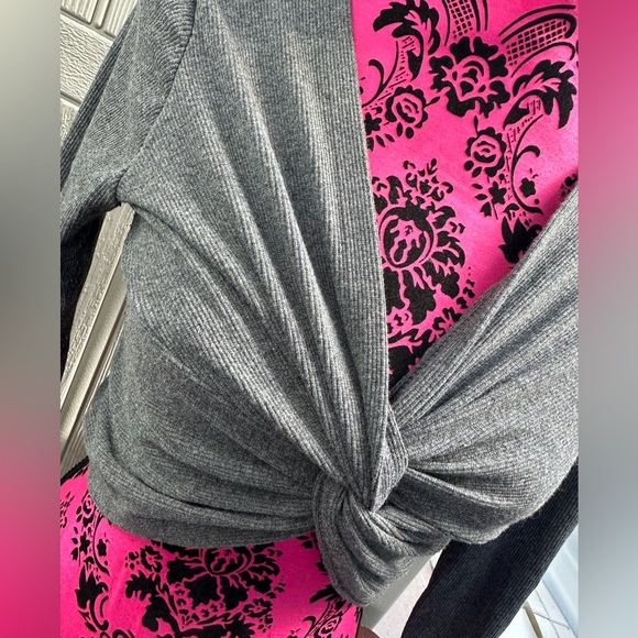 Long sleeve crop top made in Italy Size Medium - Picture 3 of 6